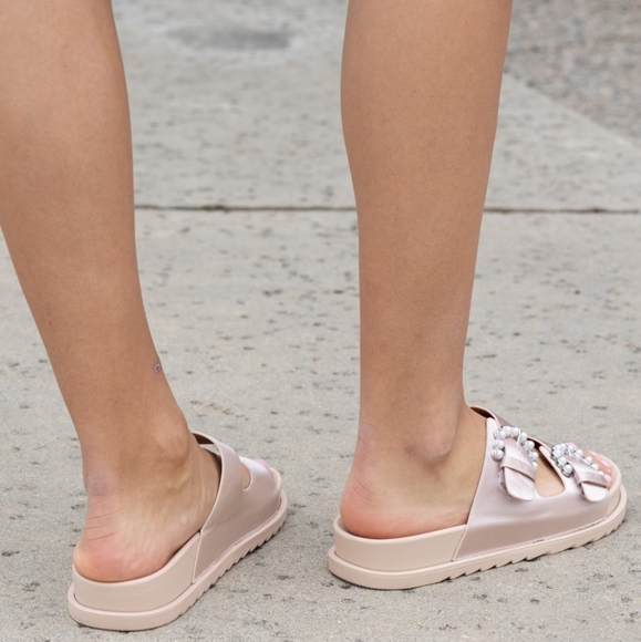 Jewel of the Sea Faux Pearl Buckle Slide Sandals - Picture 8 of 10